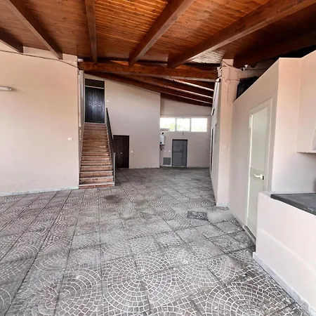 Minturnae Relais